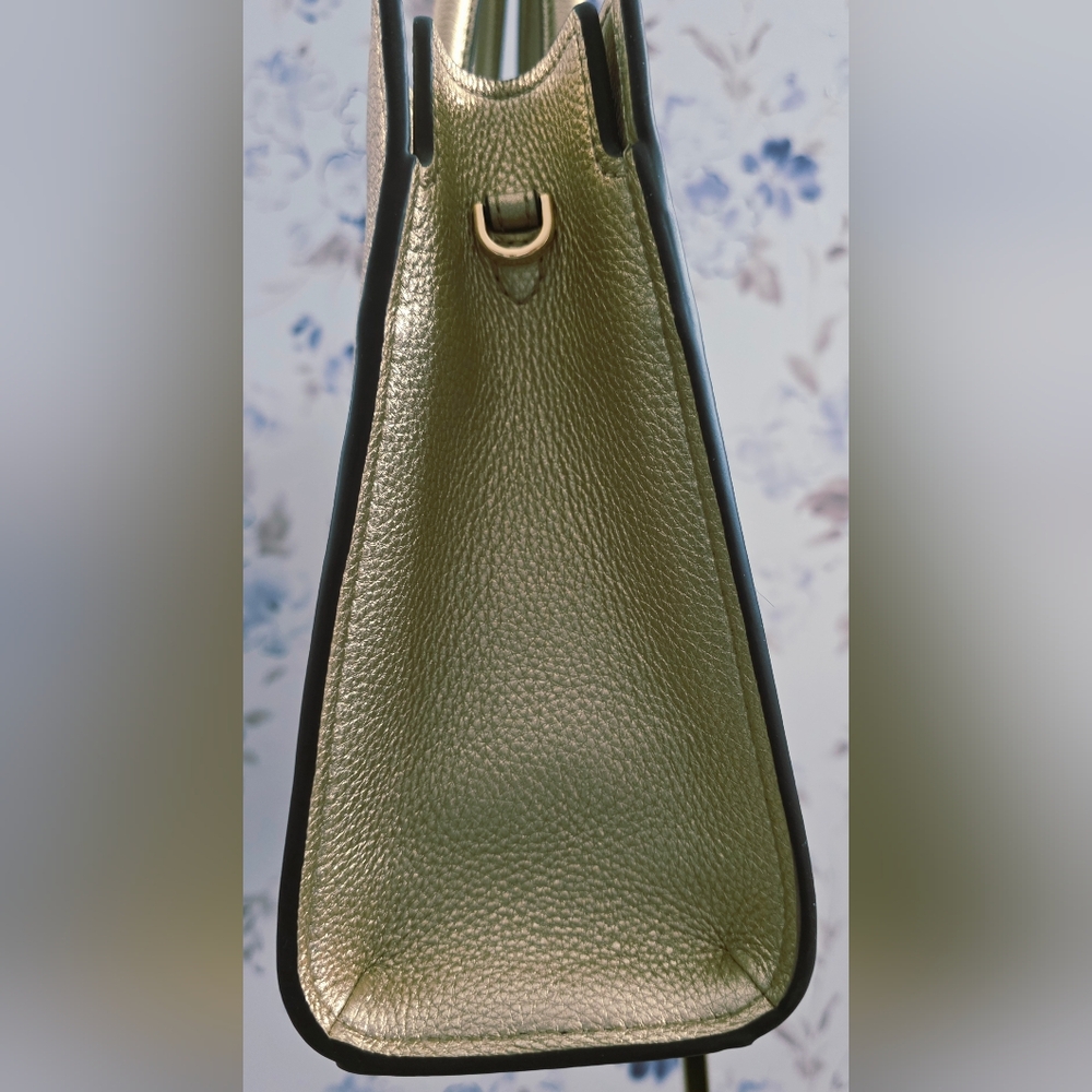 Michael Kors Scarlett East West Satchel in Metallic Gold Leather NWT w/Scarf - Picture 3 of 11